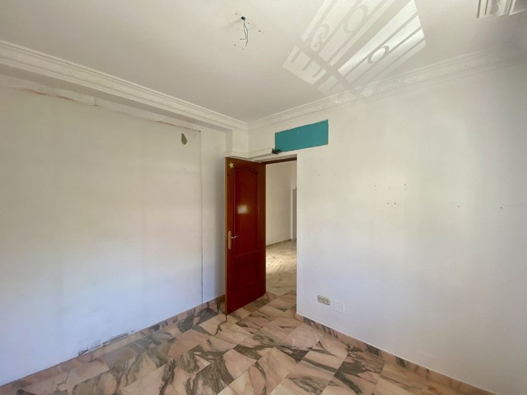 Villa for Sale in Málaga, Malaga 40