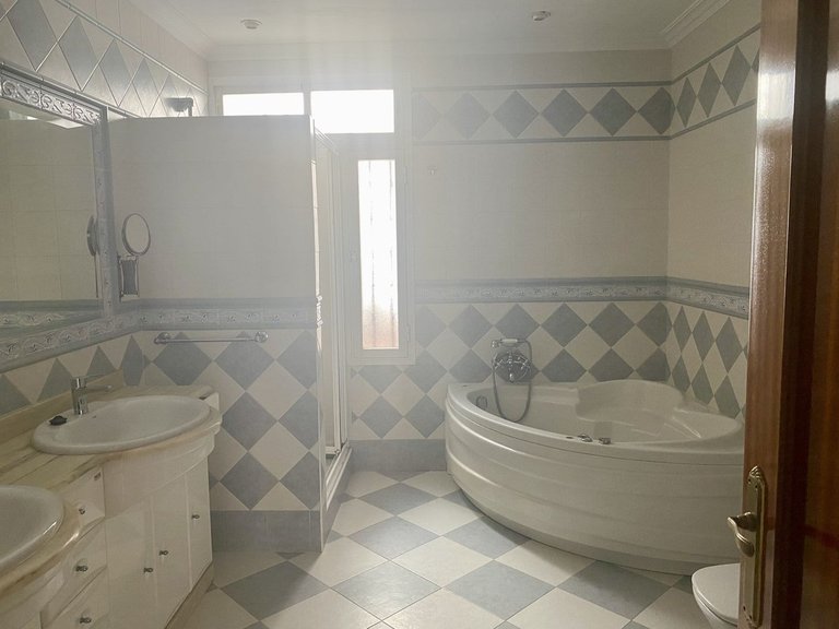 Villa for Sale in Málaga, Malaga 49