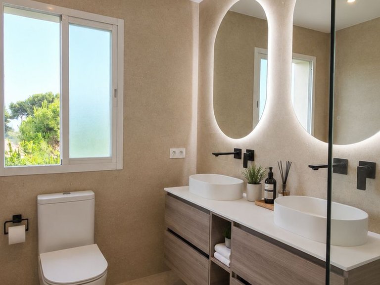 Apartment for Sale in Nueva Andalucía, Malaga 18