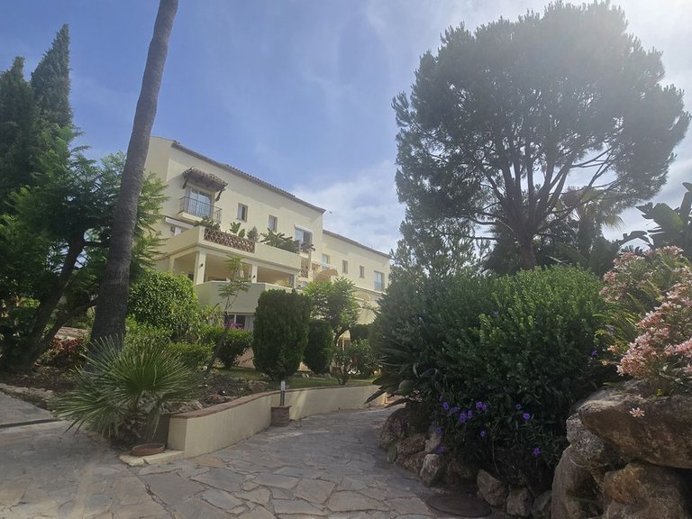 Apartment for Sale in Nueva Andalucía, Malaga 23