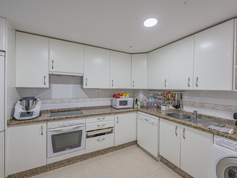 Apartment for Sale in Guadalmina Alta, Malaga 16