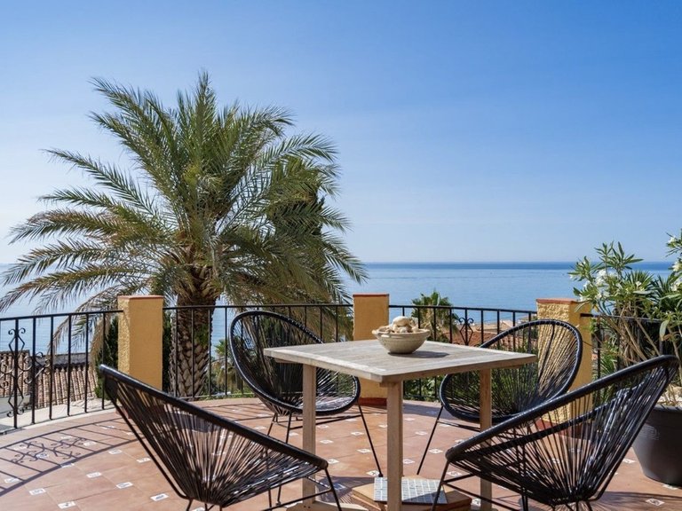 Villa for Sale in Estepona, Malaga 11