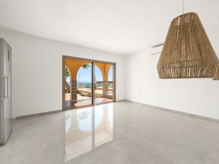 Villa for Sale in Estepona, Malaga 24