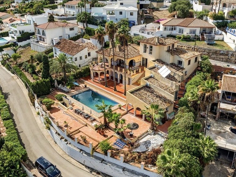 Villa for Sale in Estepona, Malaga 28