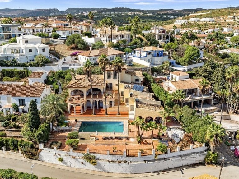 Villa for Sale in Estepona, Malaga 29