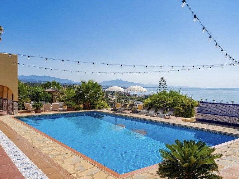 Villa for Sale in Estepona, Malaga 3