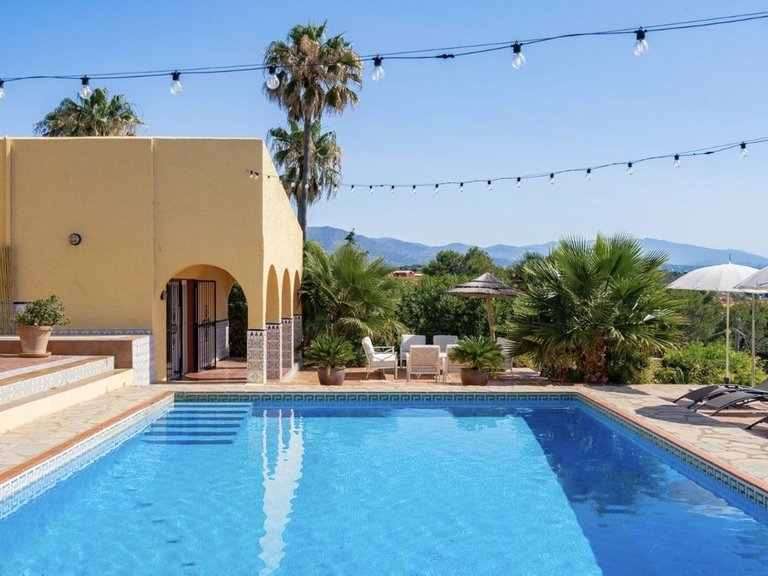 Villa for Sale in Estepona, Malaga 6