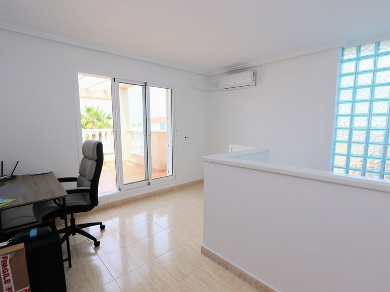 Villa for Sale in Playa Flamenca, Alicante 28