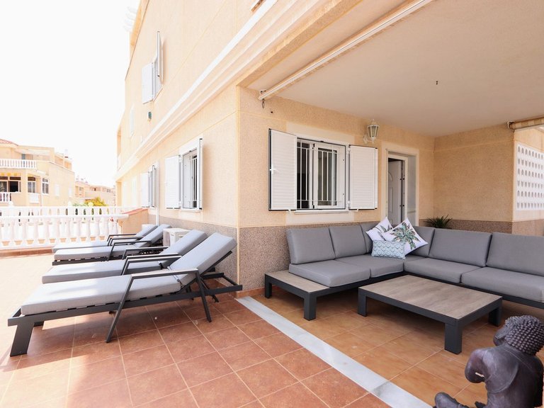 Villa for Sale in Playa Flamenca, Alicante 3