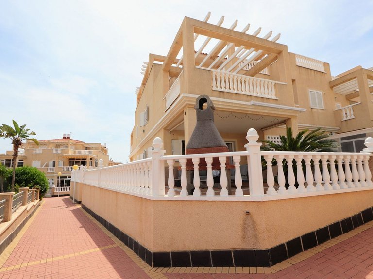Villa for Sale in Playa Flamenca, Alicante 41