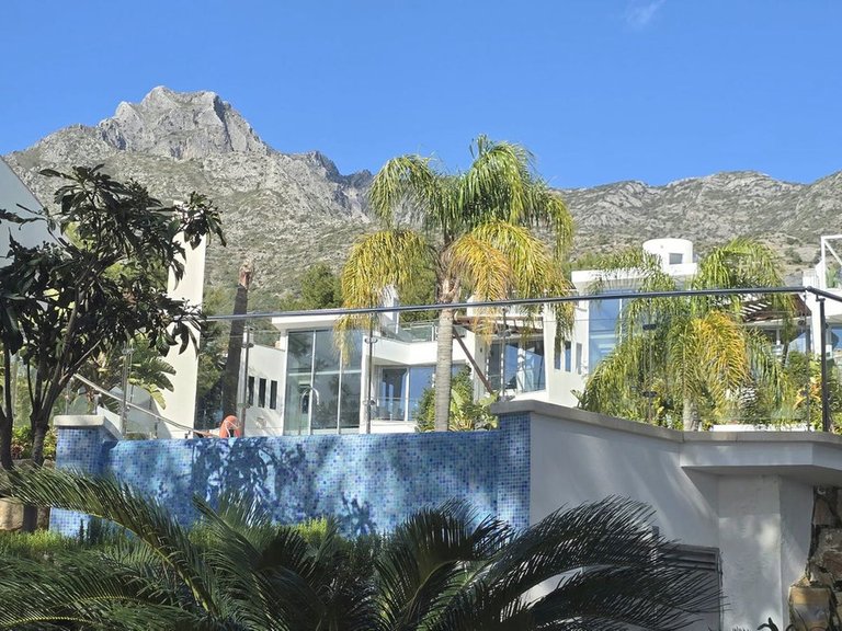 Villa for Sale in The Golden Mile, Malaga 1