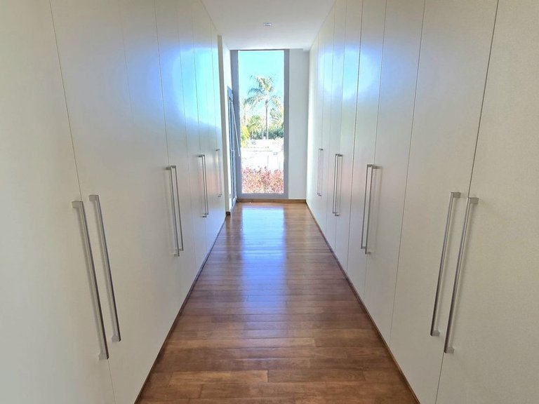 Villa for Sale in The Golden Mile, Malaga 10