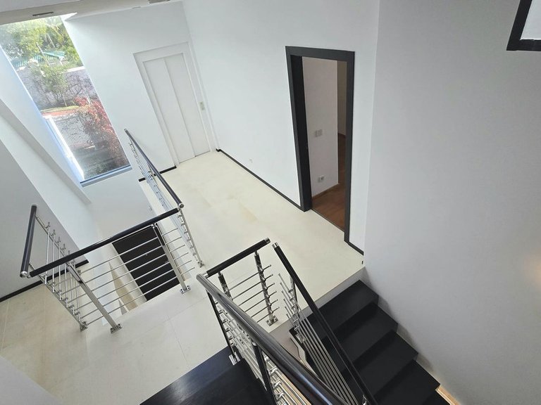 Villa for Sale in The Golden Mile, Malaga 14