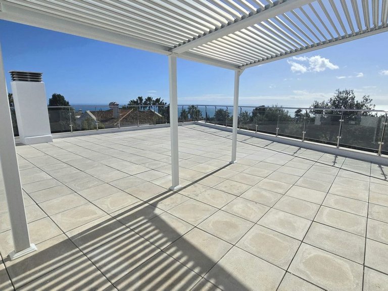 Villa for Sale in The Golden Mile, Malaga 33
