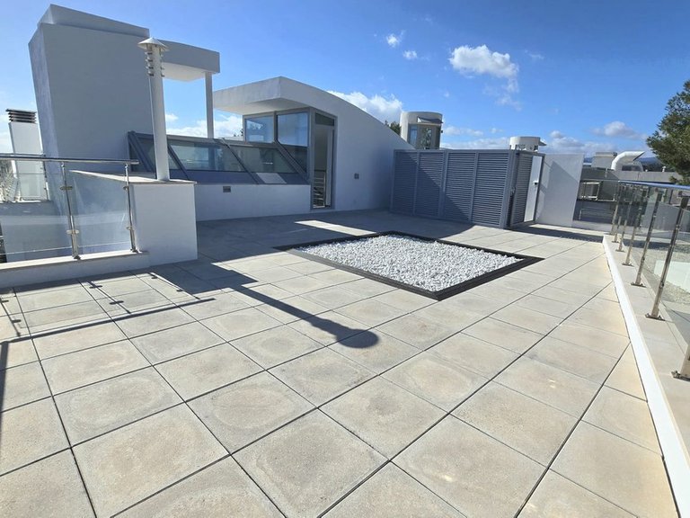 Villa for Sale in The Golden Mile, Malaga 36