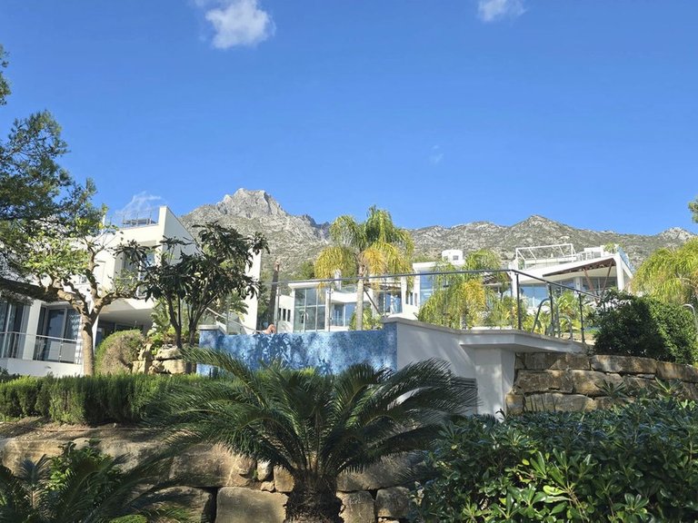 Villa for Sale in The Golden Mile, Malaga 37