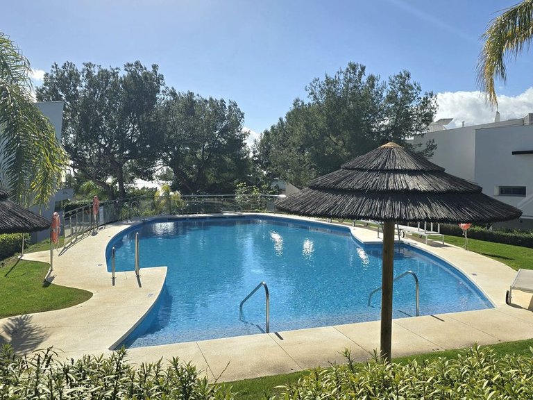 Villa for Sale in The Golden Mile, Malaga 39