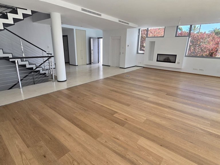 Villa for Sale in The Golden Mile, Malaga 4