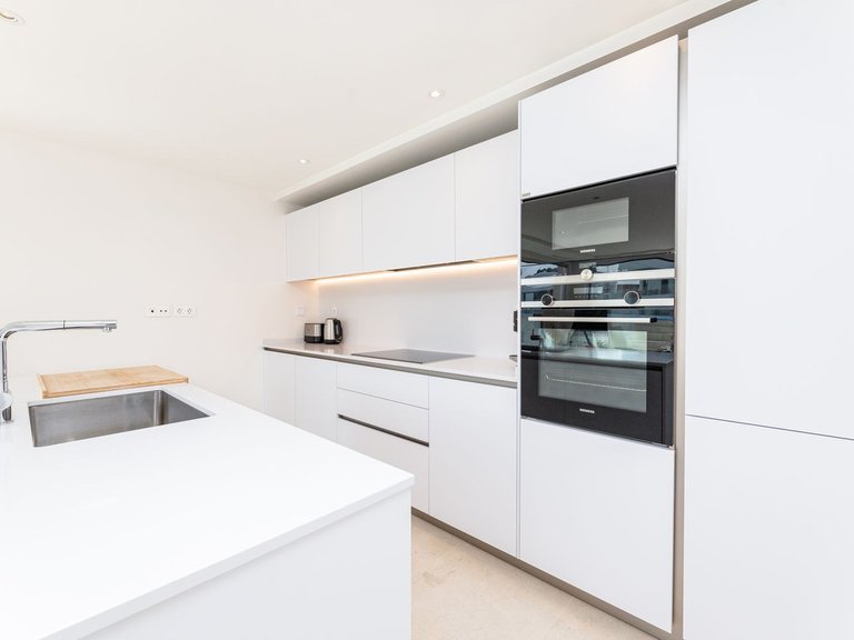 Apartment for Sale in Nueva Andalucía, Malaga 14