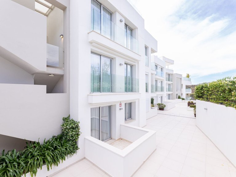 Apartment for Sale in Nueva Andalucía, Malaga 15