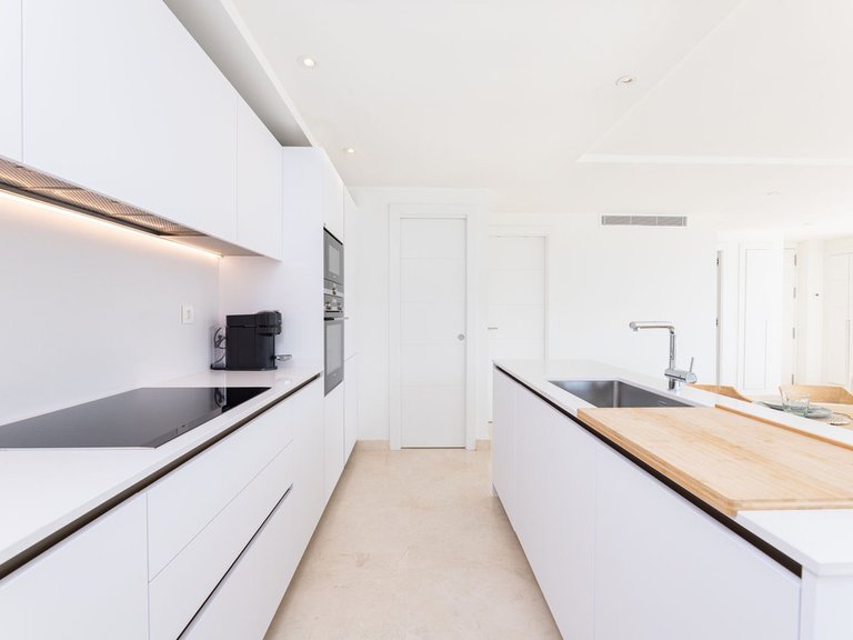 Apartment for Sale in Nueva Andalucía, Malaga 5