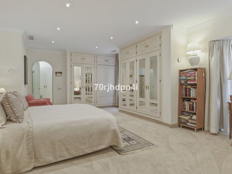 Villa for Sale in Benahavís, Malaga 12