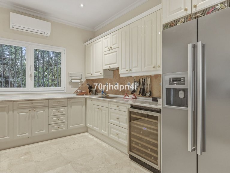 Villa for Sale in Benahavís, Malaga 14