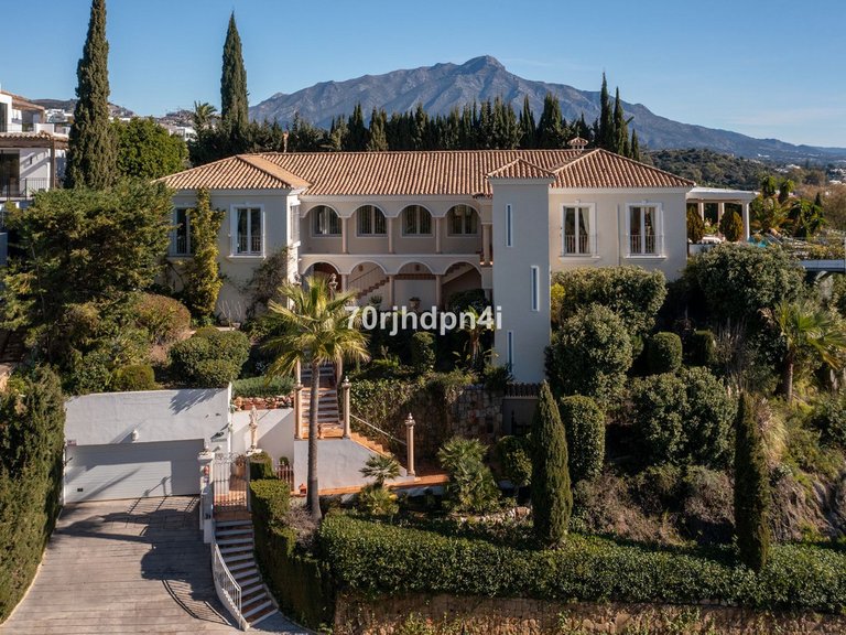 Villa for Sale in Benahavís, Malaga 2