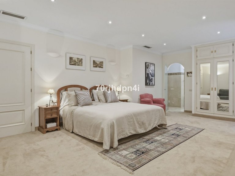 Villa for Sale in Benahavís, Malaga 23