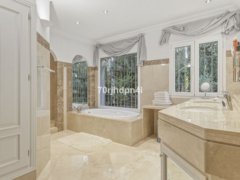Villa for Sale in Benahavís, Malaga 24
