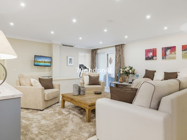 Villa for Sale in Benahavís, Malaga 27