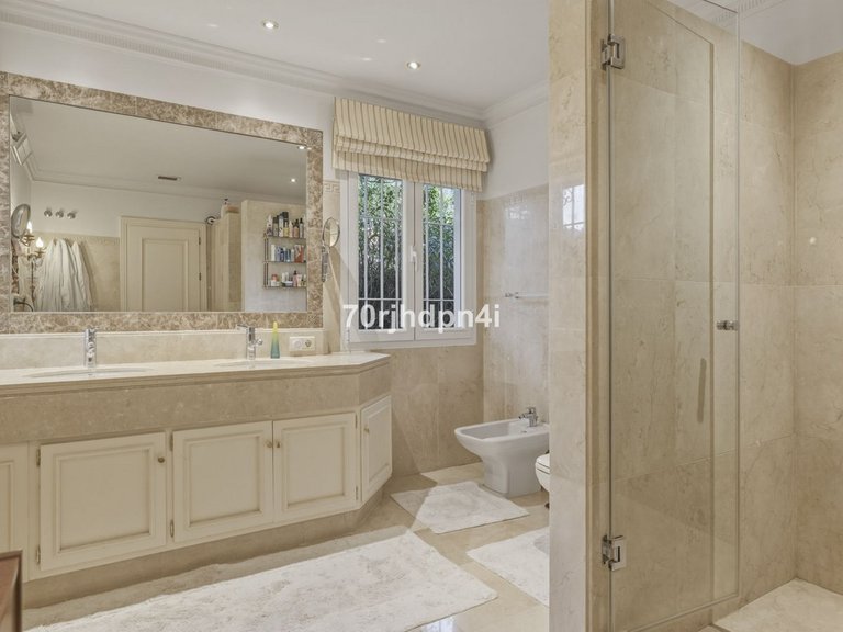 Villa for Sale in Benahavís, Malaga 28