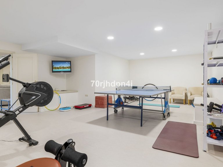 Villa for Sale in Benahavís, Malaga 30