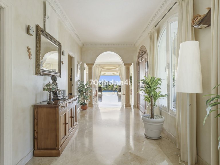 Villa for Sale in Benahavís, Malaga 31
