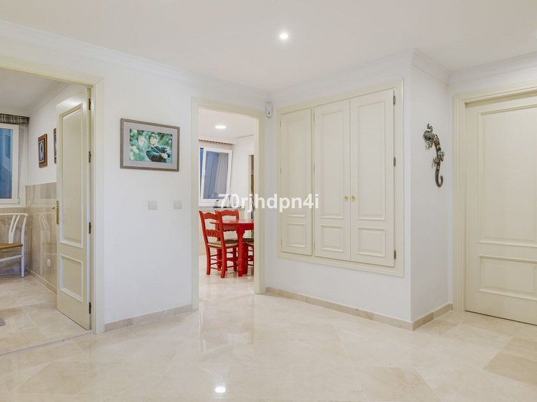 Villa for Sale in Benahavís, Malaga 32