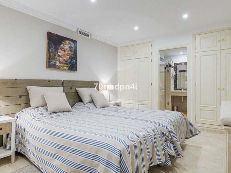 Villa for Sale in Benahavís, Malaga 41