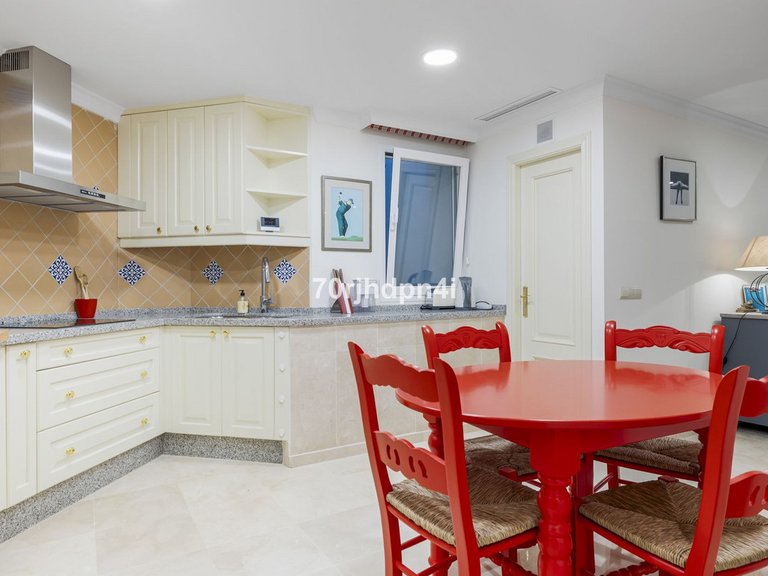 Villa for Sale in Benahavís, Malaga 44