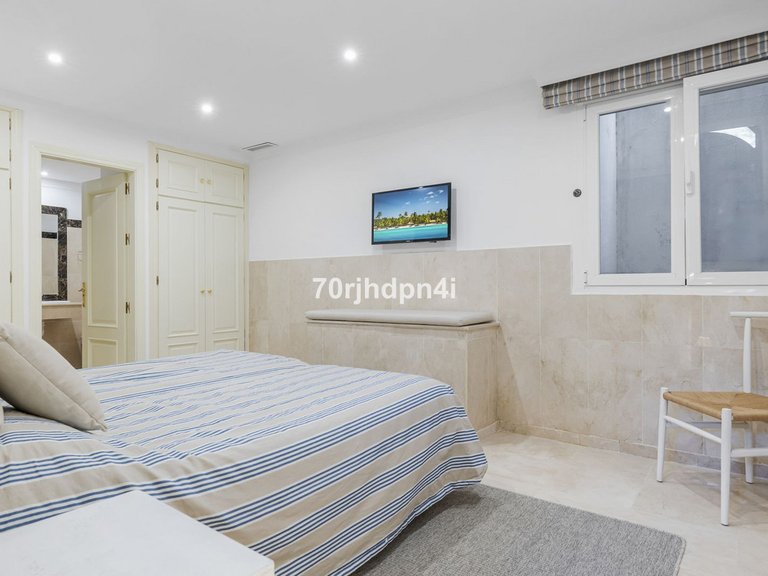 Villa for Sale in Benahavís, Malaga 45