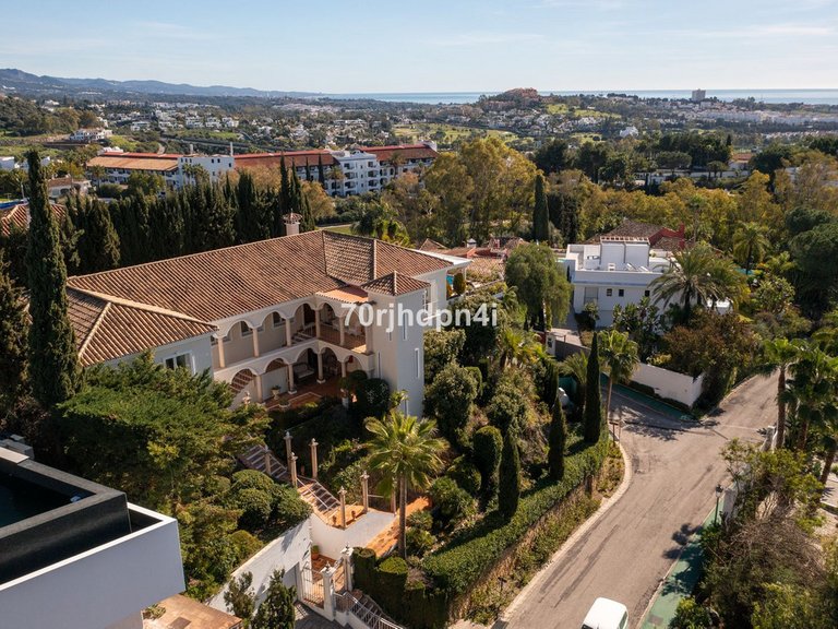 Villa for Sale in Benahavís, Malaga 5