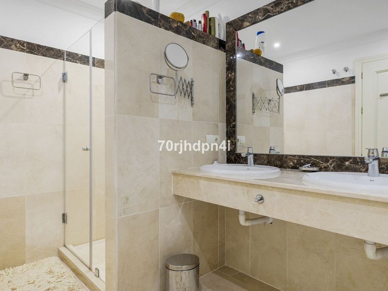 Villa for Sale in Benahavís, Malaga 54