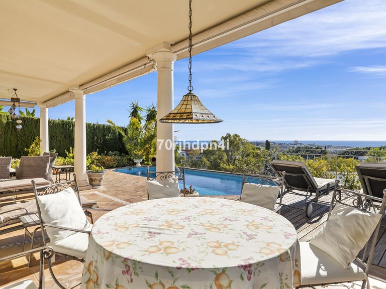 Villa for Sale in Benahavís, Malaga 60