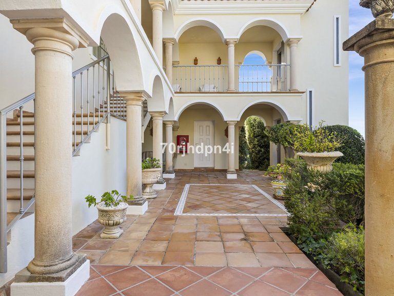 Villa for Sale in Benahavís, Malaga 61