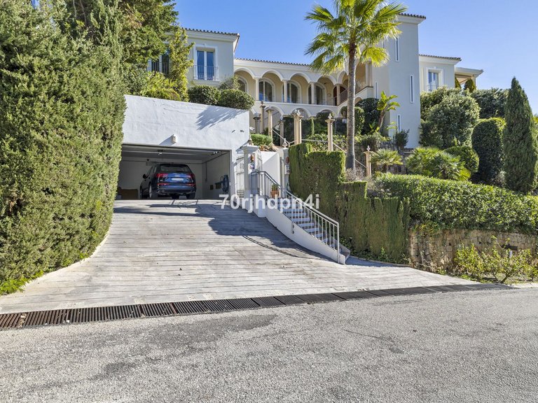 Villa for Sale in Benahavís, Malaga 75