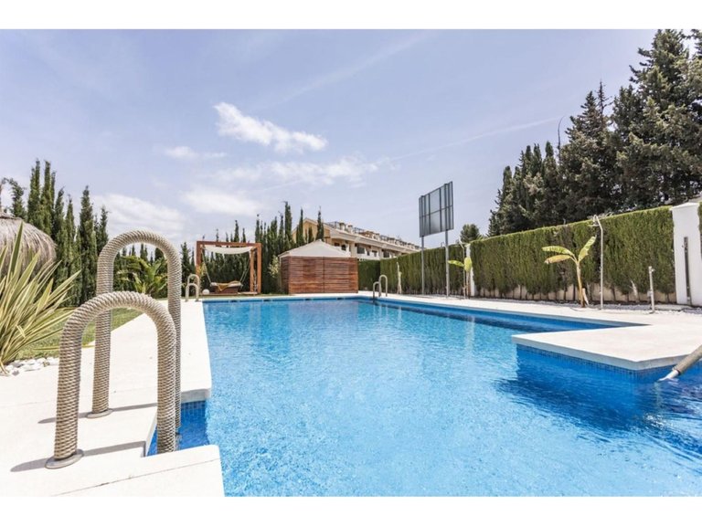 Apartment for Sale in Nueva Andalucía, Malaga 11