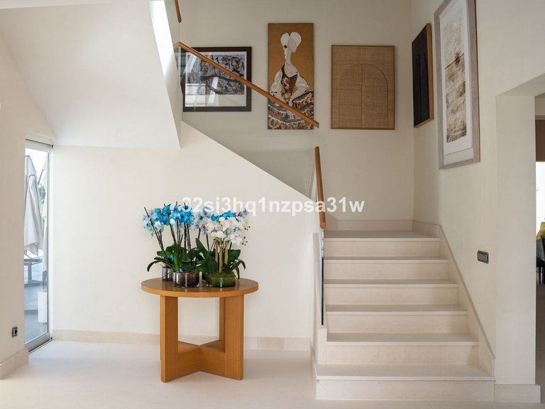 Villa for Sale in Guadalmina Alta, Malaga 10