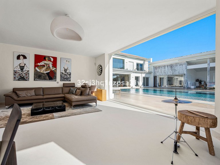Villa for Sale in Guadalmina Alta, Malaga 11