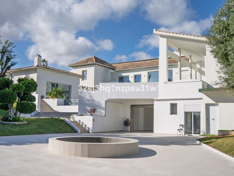 Villa for Sale in Guadalmina Alta, Malaga 2