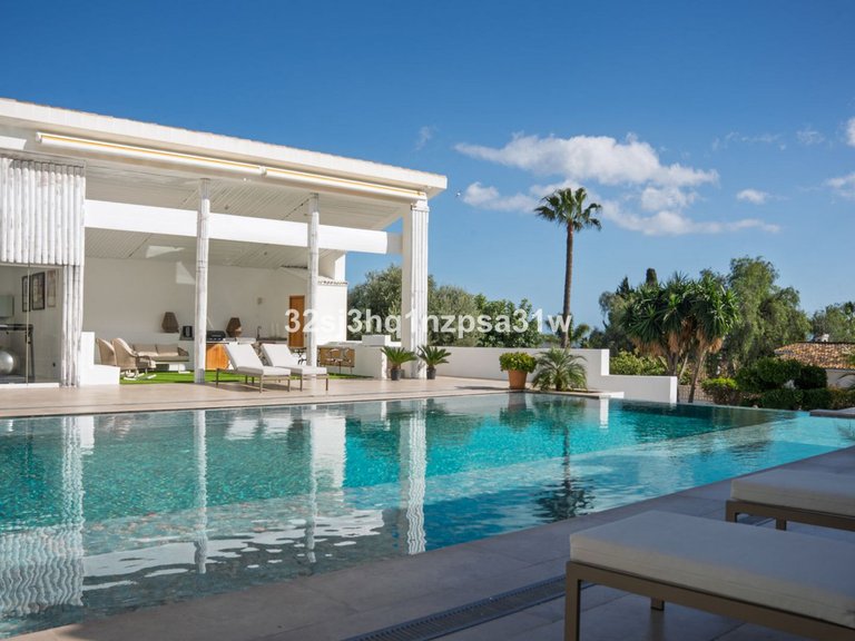Villa for Sale in Guadalmina Alta, Malaga 20
