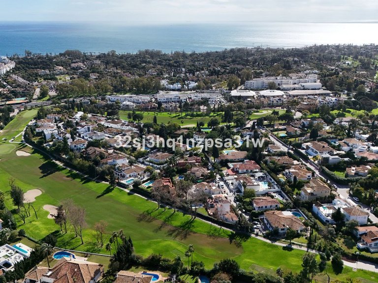 Villa for Sale in Guadalmina Alta, Malaga 26