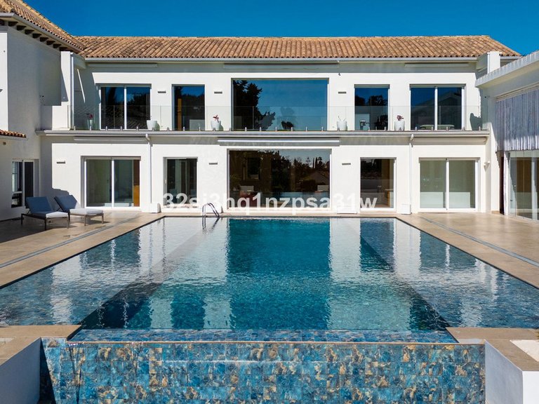 Villa for Sale in Guadalmina Alta, Malaga 3